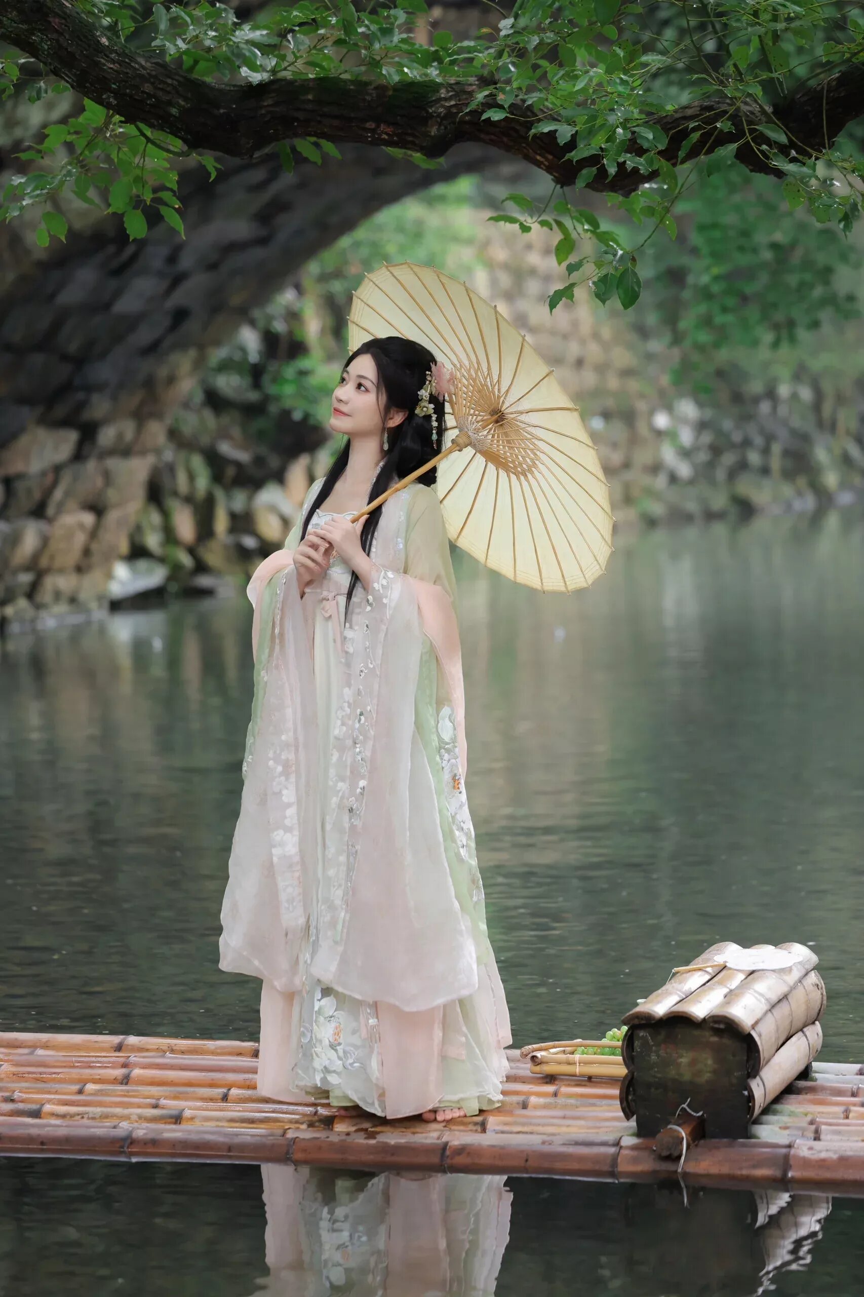 Elegant Hanfu Belt and Womens Ribbon Dance in Traditional Splendor Elegant Hanfu Belt and Womens Ribbon Dance in Traditional Splendor