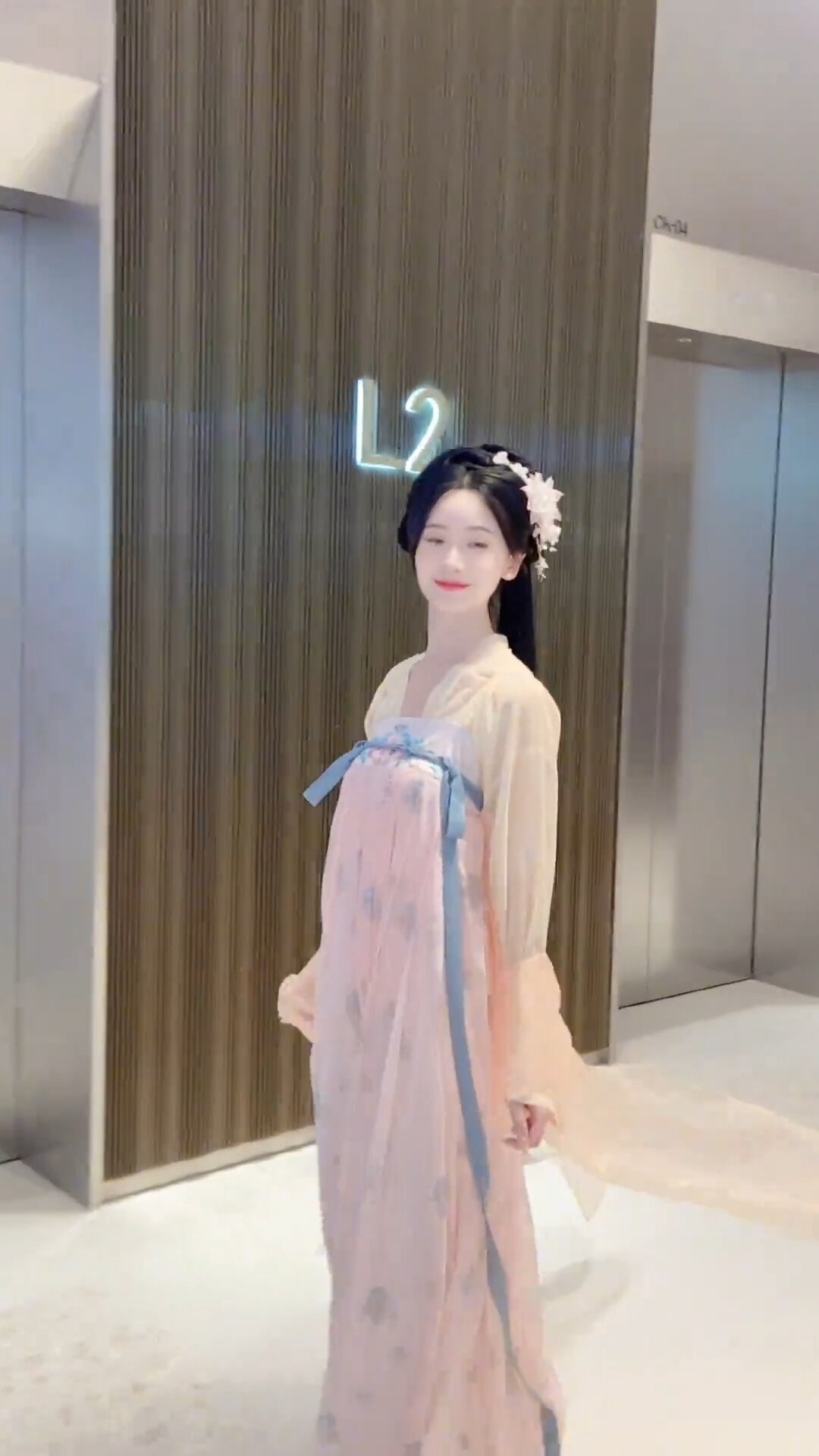 The Loose-fitting Tang Suit Women:Embracing Traditional Elegance The Loose-fitting Tang Suit Women:Embracing Traditional Elegance