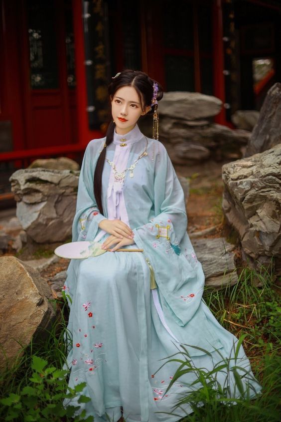 Embracing Traditional Elegance:The All-Opening Cheongsam and Its Sculpting Effect on the Body Embracing Traditional Elegance:The All-Opening Cheongsam and Its Sculpting Effect on the Body