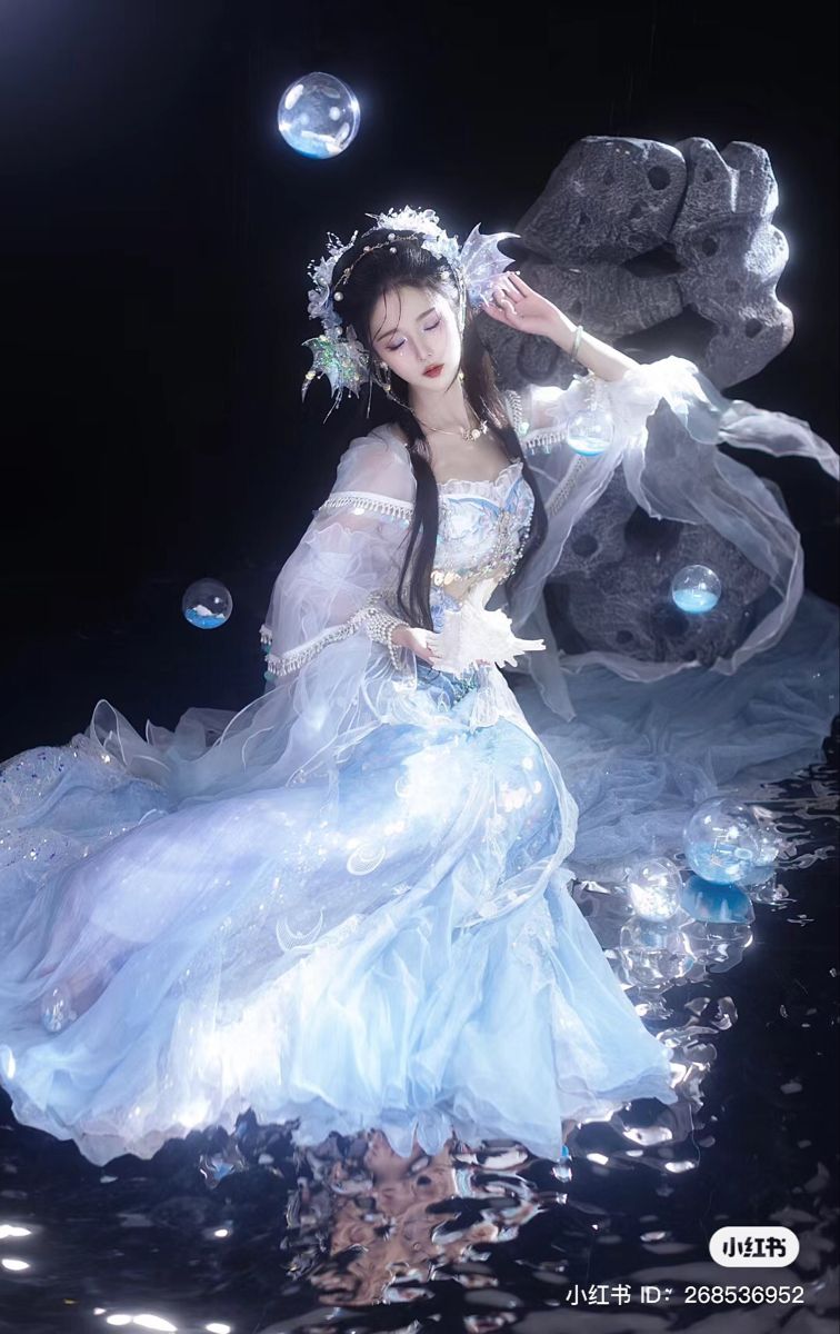 Silk Velvet Improved Cheongsam:A Blend of Tradition and Modernity Silk Velvet Improved Cheongsam:A Blend of Tradition and Modernity