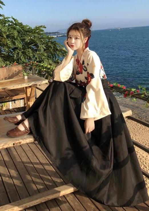 Styling a Horseface Skirt with a Winter-Autumn Top:A Fashion Guide Styling a Horseface Skirt with a Winter-Autumn Top:A Fashion Guide