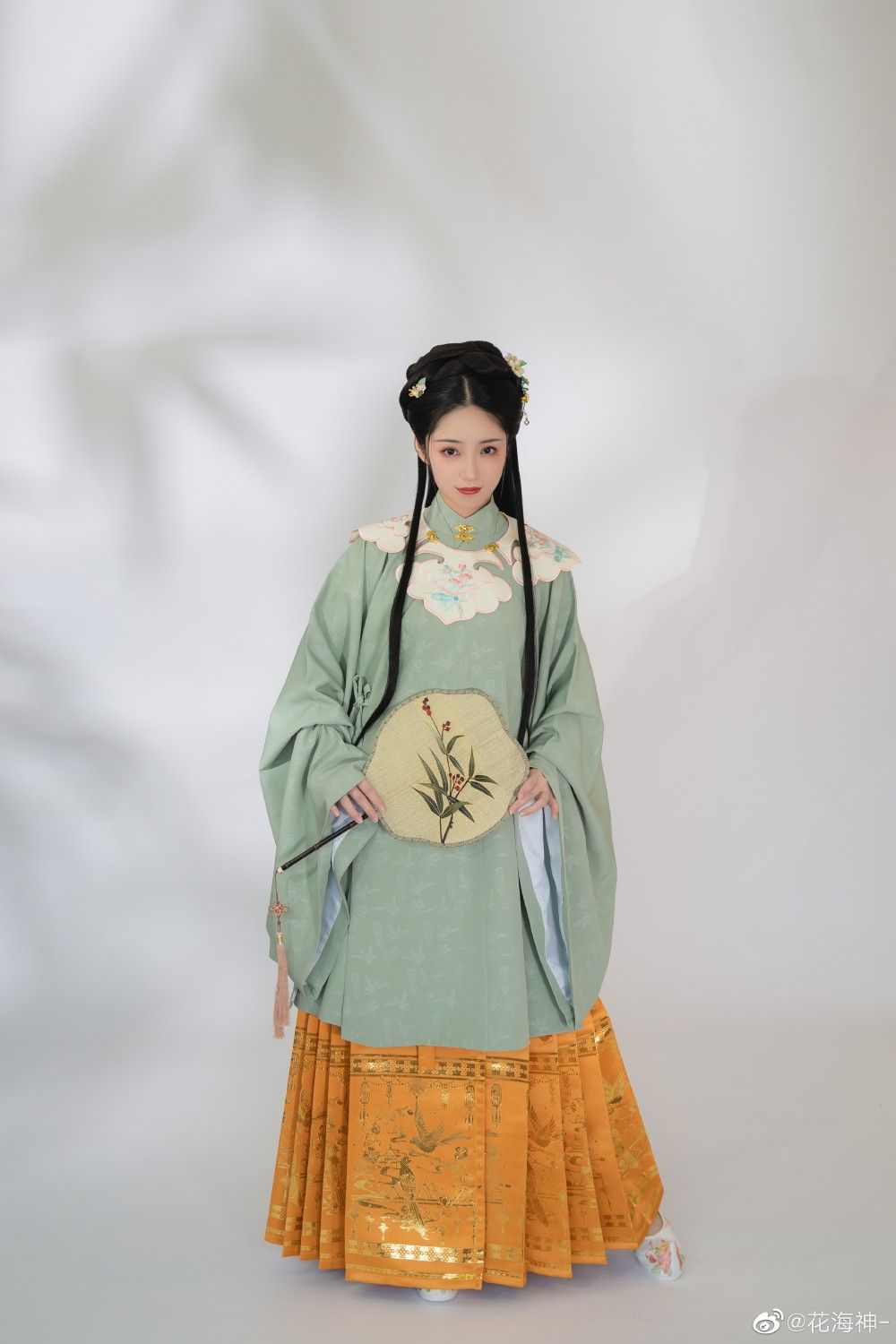 Embracing Modernity in Traditional Style:The Rise of Short-Style Chinese Cheongsam Tops Embracing Modernity in Traditional Style:The Rise of Short-Style Chinese Cheongsam Tops