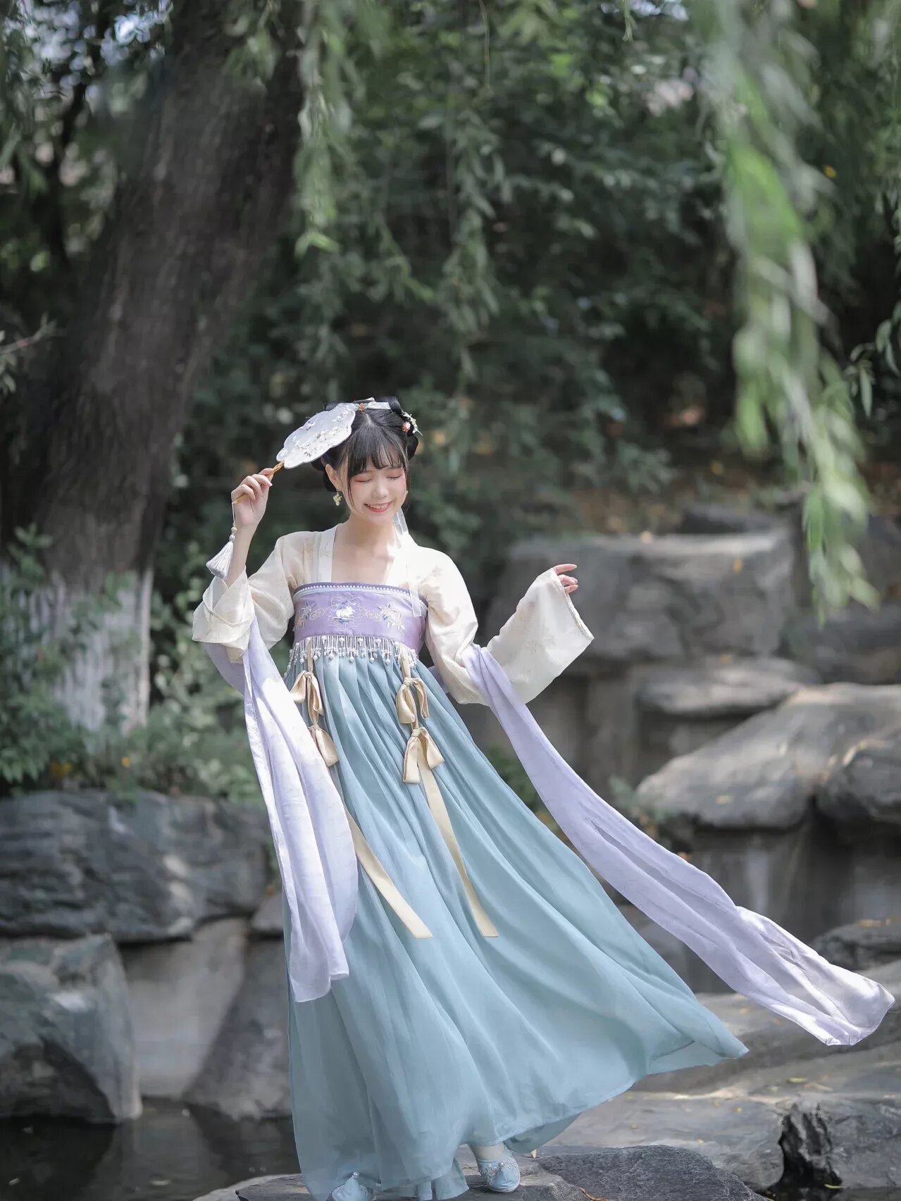 Ancient Charm of Teal-Green Hanfu:The Essence of Traditional Chinese Elegance Ancient Charm of Teal-Green Hanfu:The Essence of Traditional Chinese Elegance