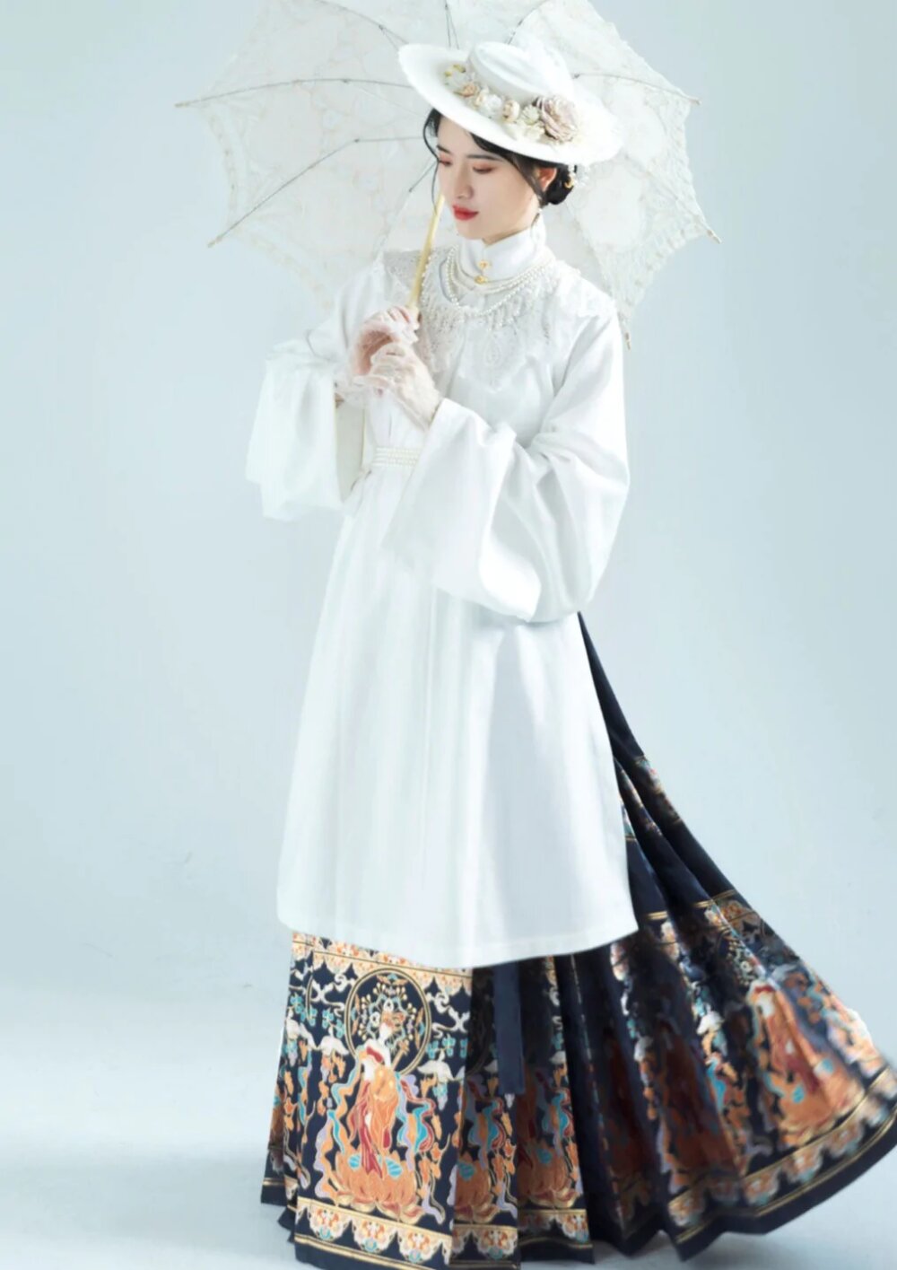 Mini-Sized Fashion:The Charm of Horseface Skirt and Little Xiang Style Ensemble Mini-Sized Fashion:The Charm of Horseface Skirt and Little Xiang Style Ensemble
