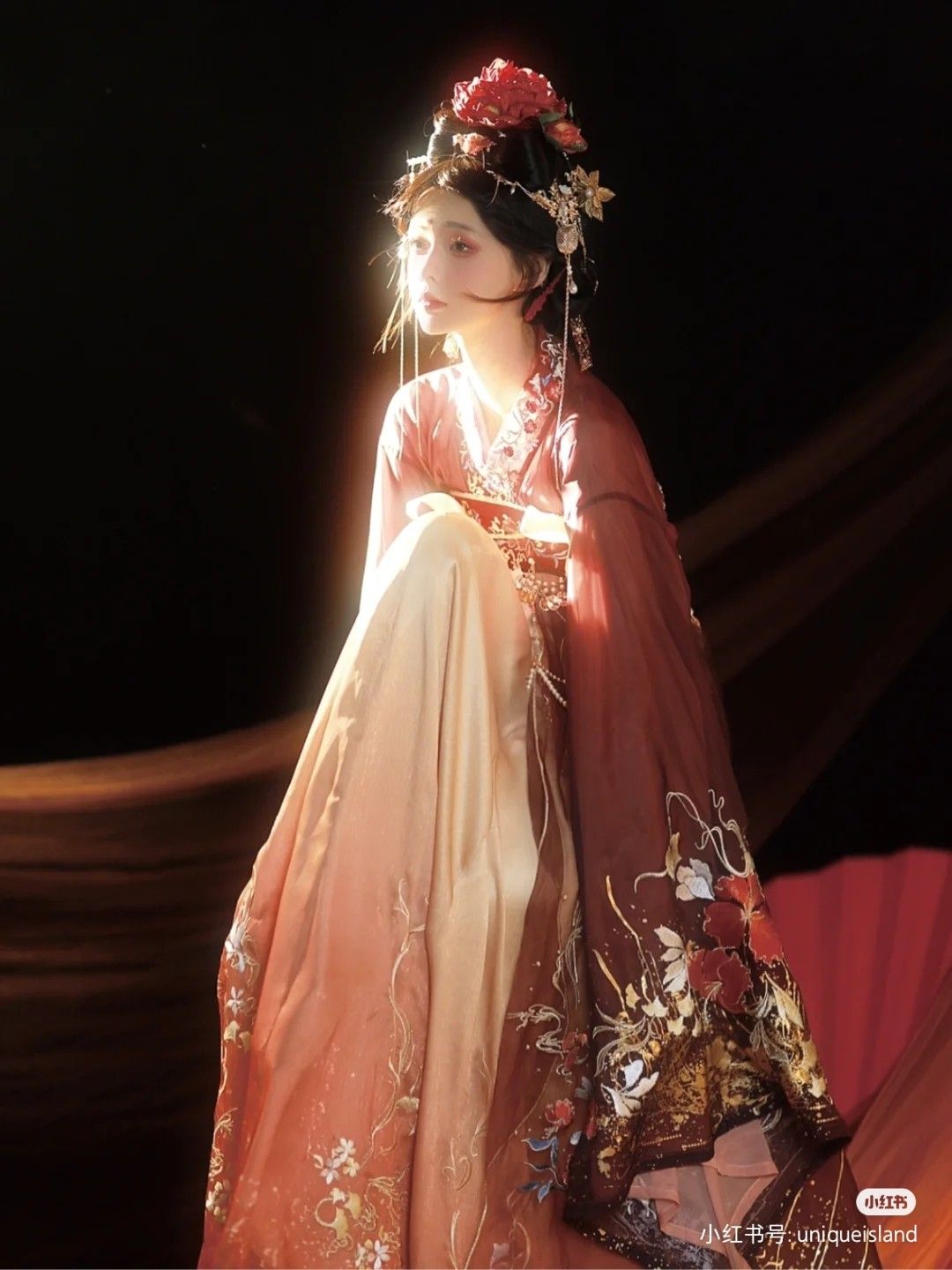 Exploring Caozhous Original Hanfu Costumes in the Mythical World of Shan Hai Jing Exploring Caozhous Original Hanfu Costumes in the Mythical World of Shan Hai Jing