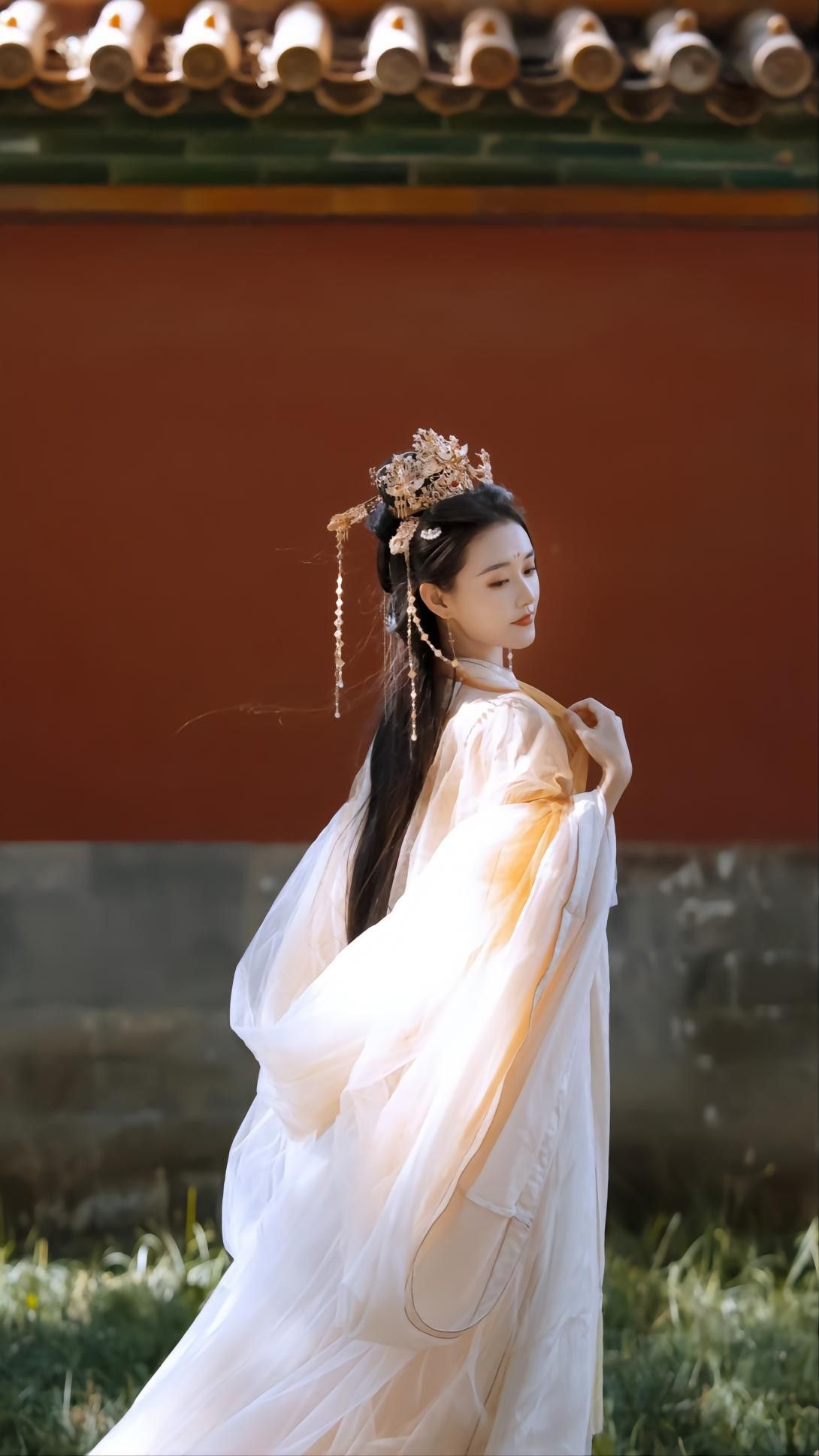 The Allure of Ancient Costumes:A Closer Look at the With the Wind Style The Allure of Ancient Costumes:A Closer Look at the With the Wind Style