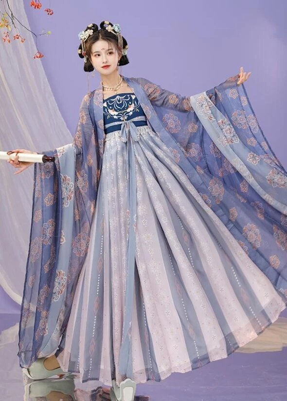 The High School Student in a Military-Style Cheongsam:The Rise of the Warlord-Inspired Youth The High School Student in a Military-Style Cheongsam:The Rise of the Warlord-Inspired Youth