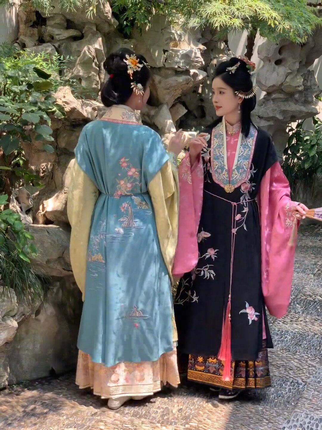 The Splendor of Blue Hanfu with Cloud-肩细节 The Splendor of Blue Hanfu with Cloud-肩细节