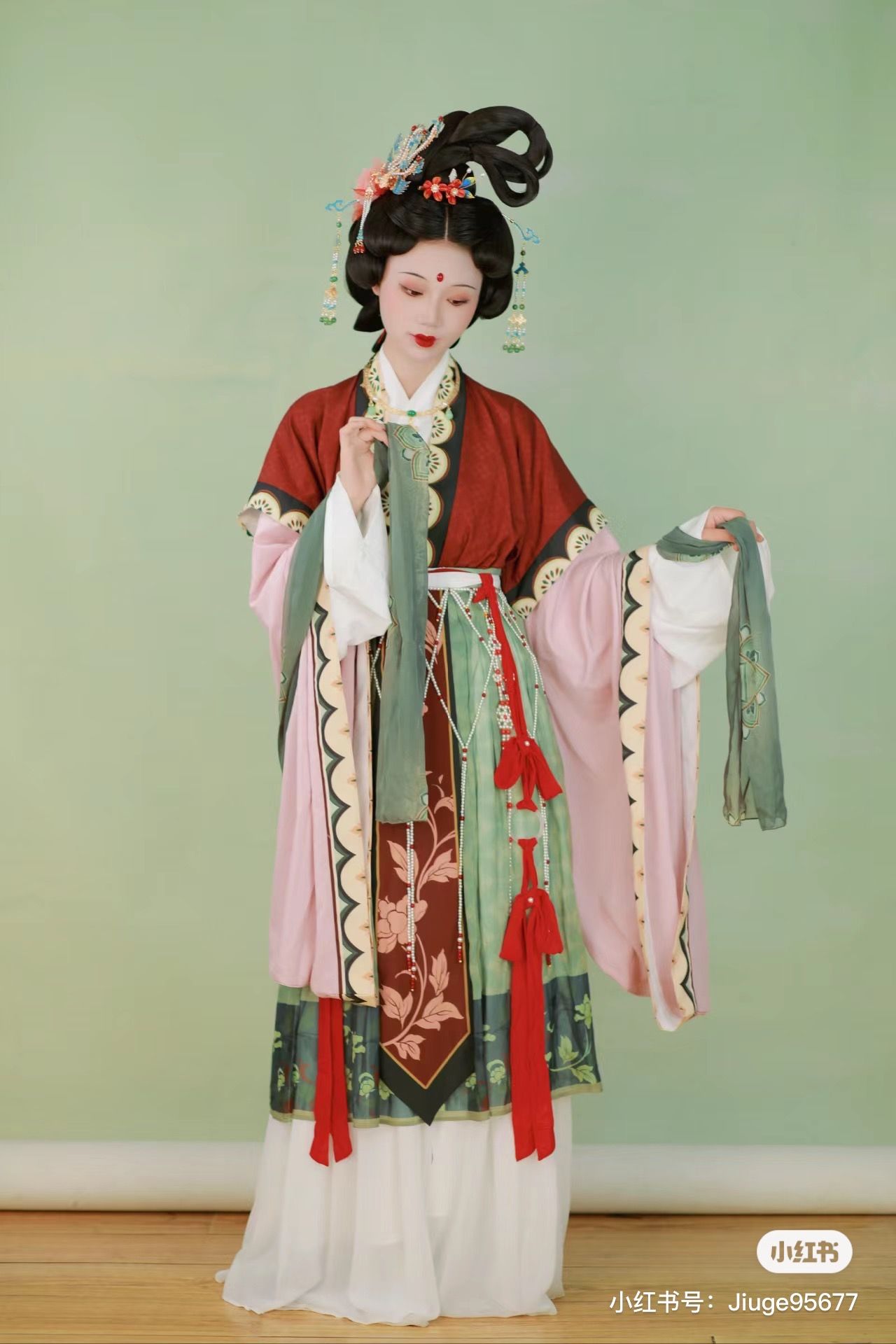 Reinventing Hanfu for Summer:Fashionable Innovations in Traditional Chinese Clothing Reinventing Hanfu for Summer:Fashionable Innovations in Traditional Chinese Clothing