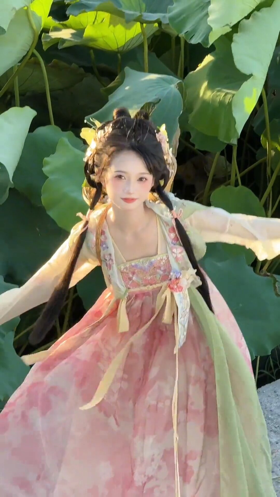 Original Hanfu Fashion from Shang Sanli:A Journey Through Traditional Elegance Original Hanfu Fashion from Shang Sanli:A Journey Through Traditional Elegance