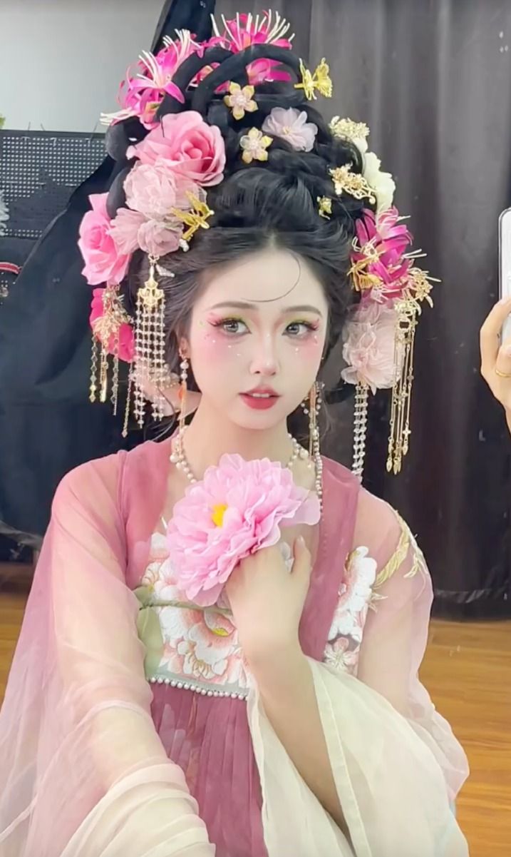 The Exclusive Hang衣架 for Cheongsam Preserving the Traditional Elegance The Exclusive Hang衣架 for Cheongsam Preserving the Traditional Elegance