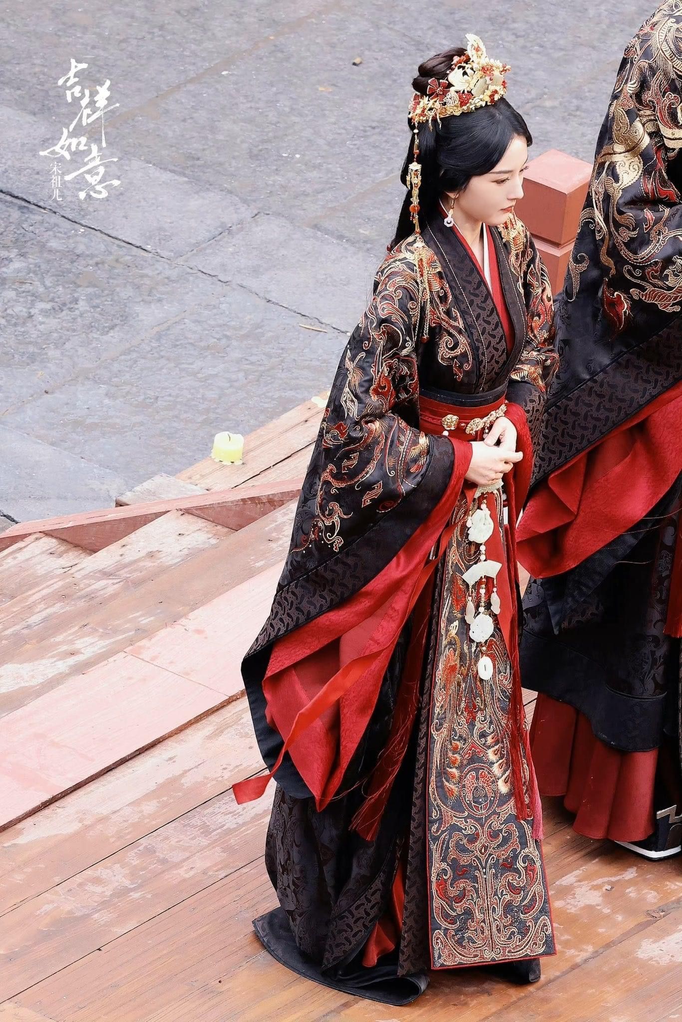 Embracing the Summer in Qipao:Fashion for Women in Their 30s and 40s Embracing the Summer in Qipao:Fashion for Women in Their 30s and 40s
