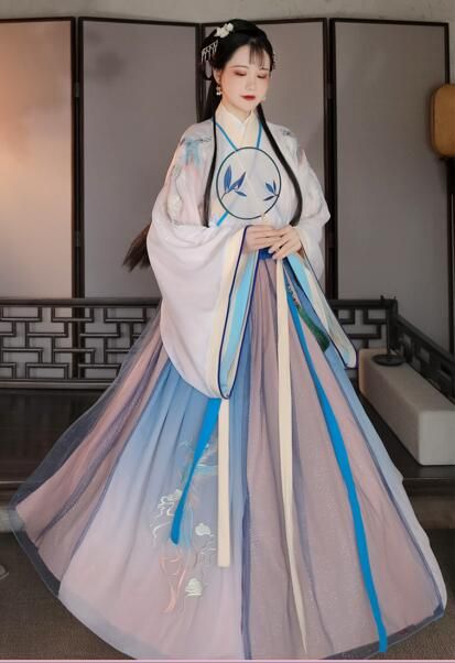 The Mamen-Qun and its Corset-Style Top:A Cultural Exploration The Mamen-Qun and its Corset-Style Top:A Cultural Exploration