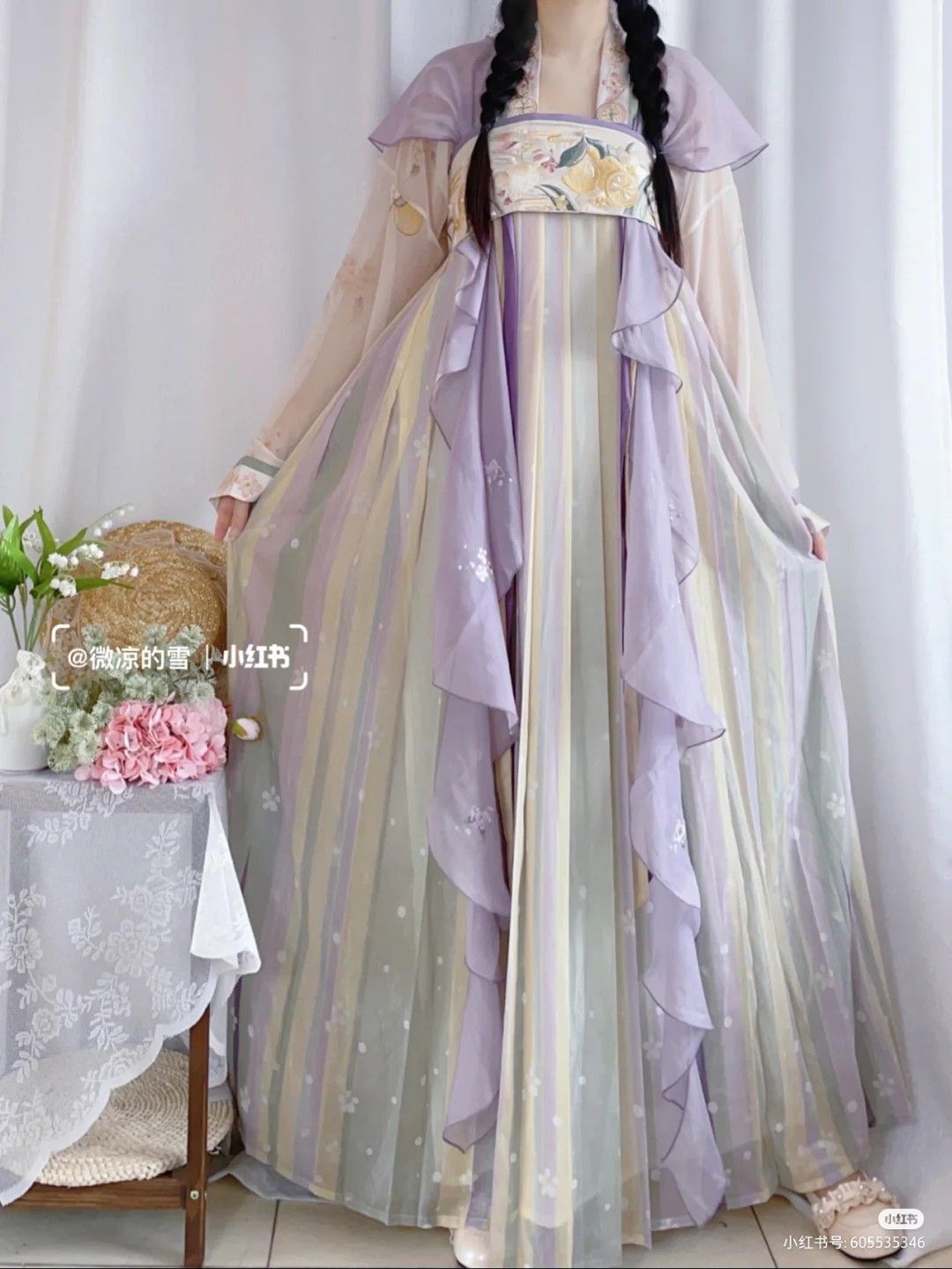 Little Girl in Traditional Chinese Hanfu Costume:A 3-Year-Olds Fashion Journey Little Girl in Traditional Chinese Hanfu Costume:A 3-Year-Olds Fashion Journey