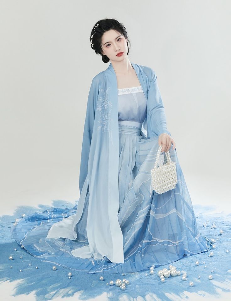 Summer 2024:Unveiling the New Wave of High-End Cheongsam Fashion Summer 2024:Unveiling the New Wave of High-End Cheongsam Fashion