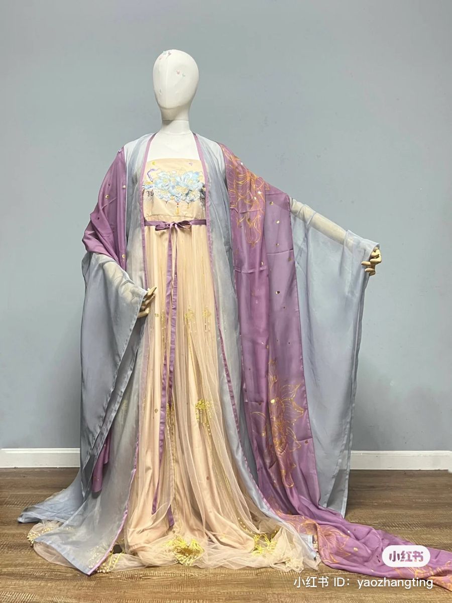 Authentic Lightweight Hanfu Costumes:A Guide to Quality and Comfort Authentic Lightweight Hanfu Costumes:A Guide to Quality and Comfort