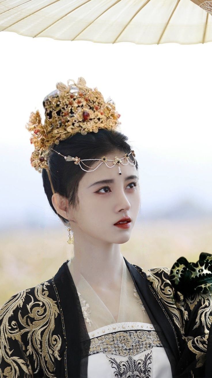 Ancient-Style Hair Ornaments and the Evolution of Traditional Hanfu Headwear Ancient-Style Hair Ornaments and the Evolution of Traditional Hanfu Headwear
