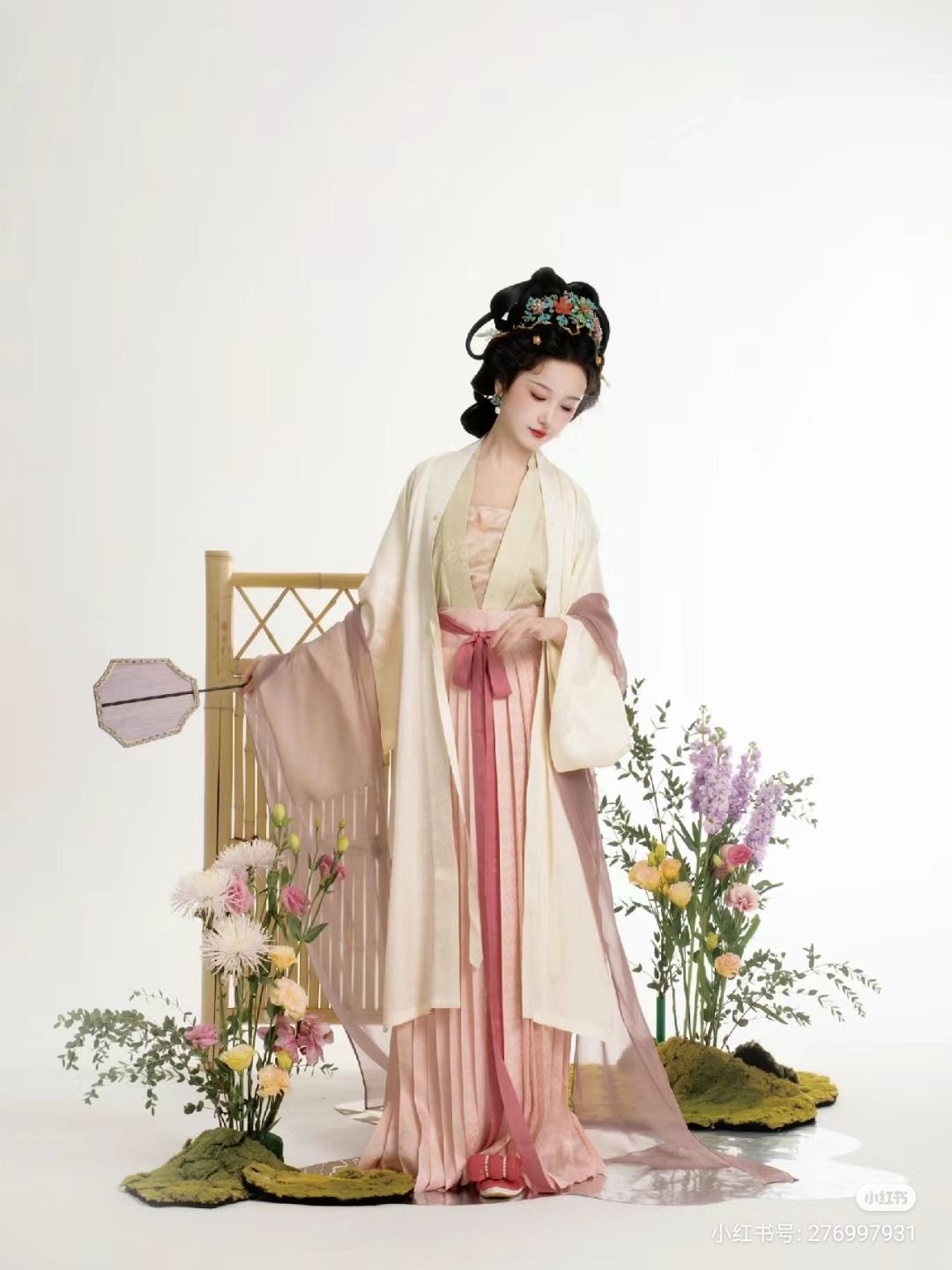 Elegant Pipa Performance:The Revival of Cheongsam as a Traditional Chinese Instruments Attire Elegant Pipa Performance:The Revival of Cheongsam as a Traditional Chinese Instruments Attire