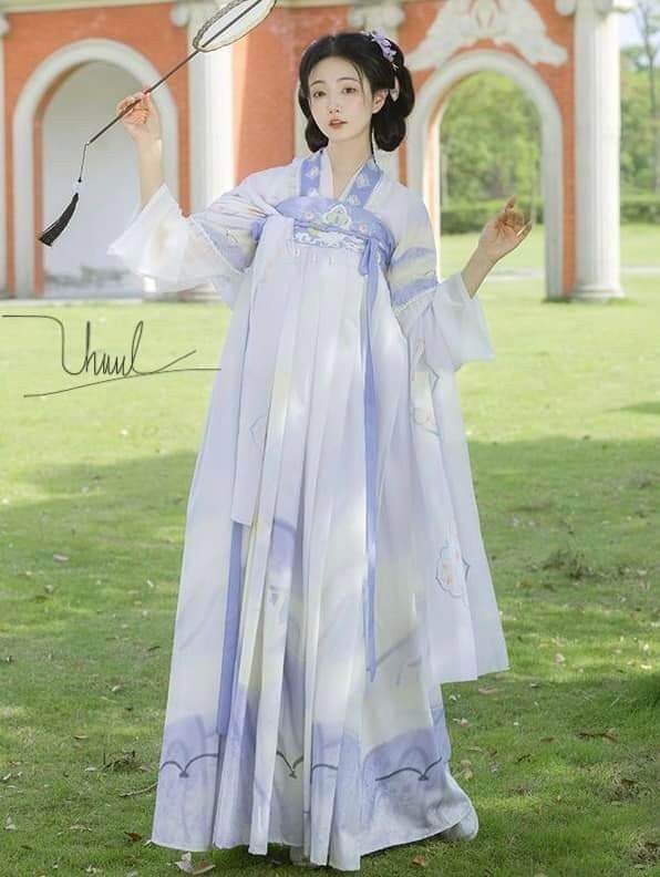 The Splendor of Red Headdress in Hanfu Fashion The Splendor of Red Headdress in Hanfu Fashion