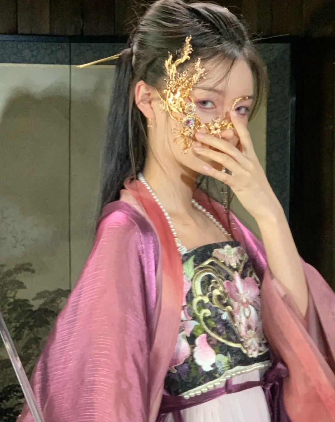 Bridal Morning Qipao Session:A Blend of Tradition and Modernity Bridal Morning Qipao Session:A Blend of Tradition and Modernity