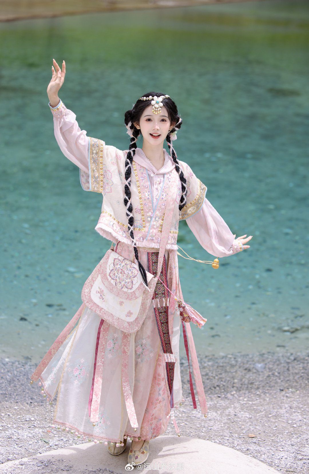 Hanfu Home Decor:Embracing Traditional Chinese Elegance in Modern Living Hanfu Home Decor:Embracing Traditional Chinese Elegance in Modern Living
