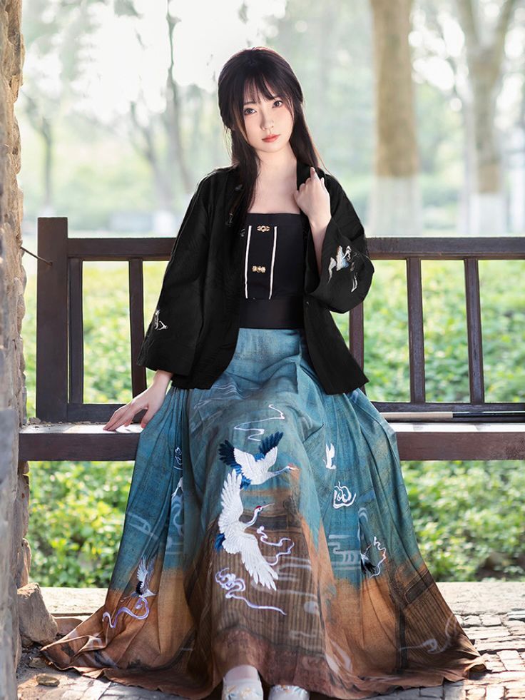 The Splendor of the Past:The Ethereal YinuòBack Cloud Horseface Skirt The Splendor of the Past:The Ethereal YinuòBack Cloud Horseface Skirt
