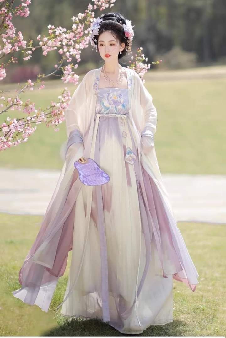 Elegant Chic of Cheongsam-Style Blouses:A轻奢高级感的探索 Elegant Chic of Cheongsam-Style Blouses:A轻奢高级感的探索