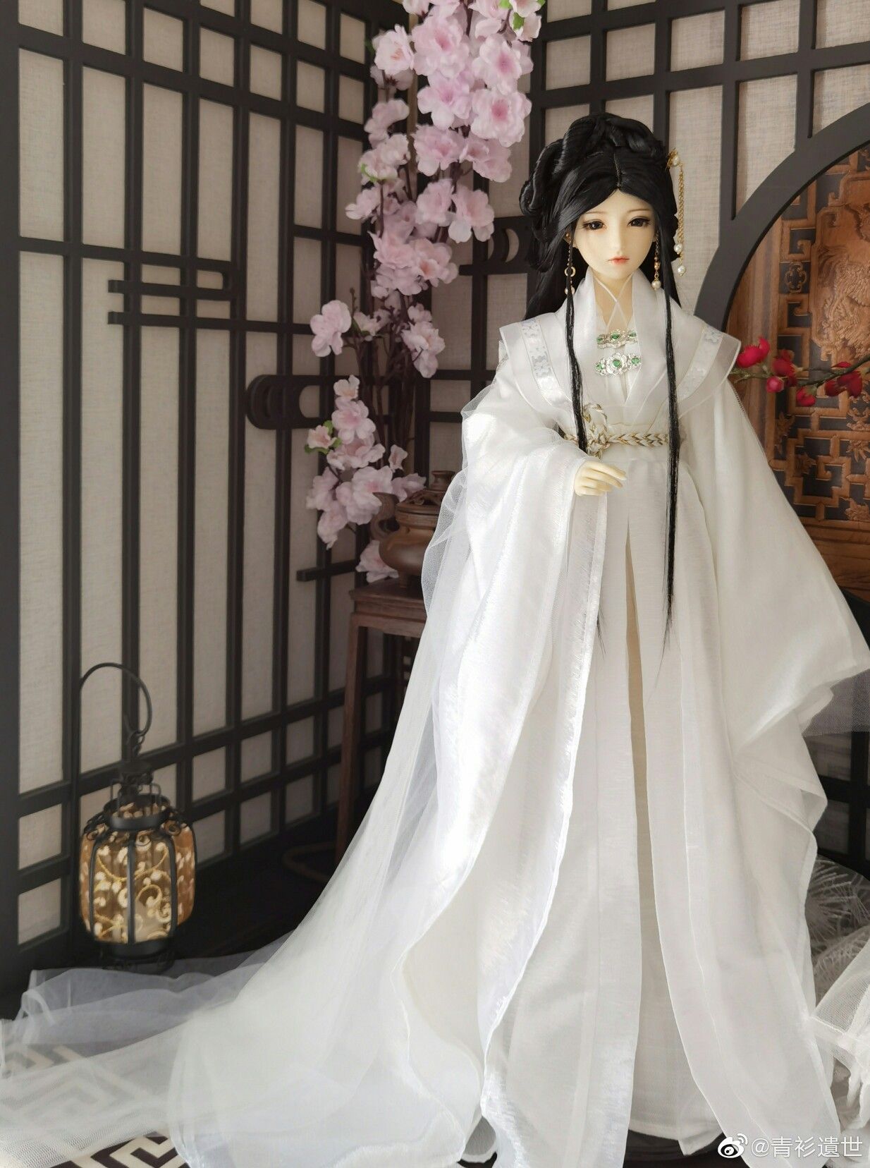 The Allure of Blue Shoes with Hanfu Traditional Chinese Clothing The Allure of Blue Shoes with Hanfu Traditional Chinese Clothing