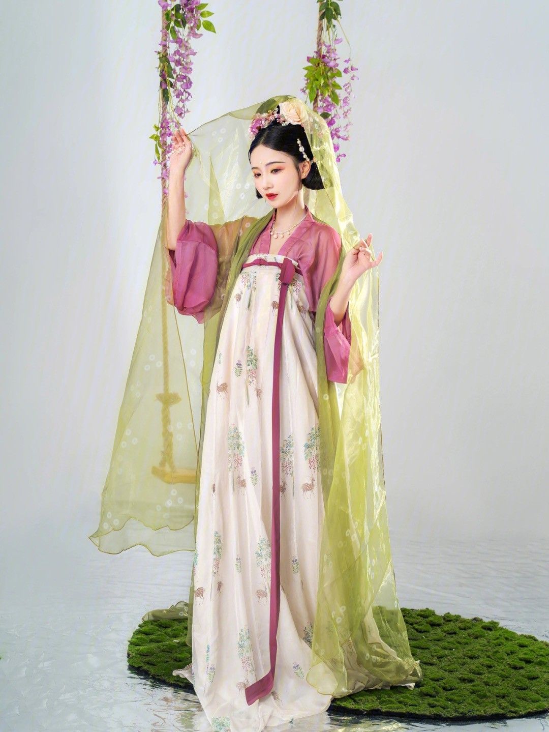 Lunar Charm of the Lotus Ponds:The Elegance of Cheongsam in Qipao Style Lunar Charm of the Lotus Ponds:The Elegance of Cheongsam in Qipao Style