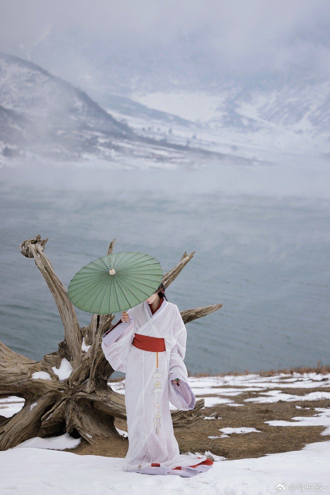 Chinoiserie Vogue:The Rise of Cheongsam Women in Neo-Chinese Style in Spring and Autumn Chinoiserie Vogue:The Rise of Cheongsam Women in Neo-Chinese Style in Spring and Autumn