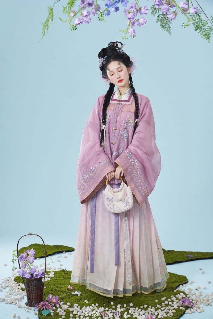 The Art of Matching Shoes with Cheongsam:A Cultural Journey The Art of Matching Shoes with Cheongsam:A Cultural Journey