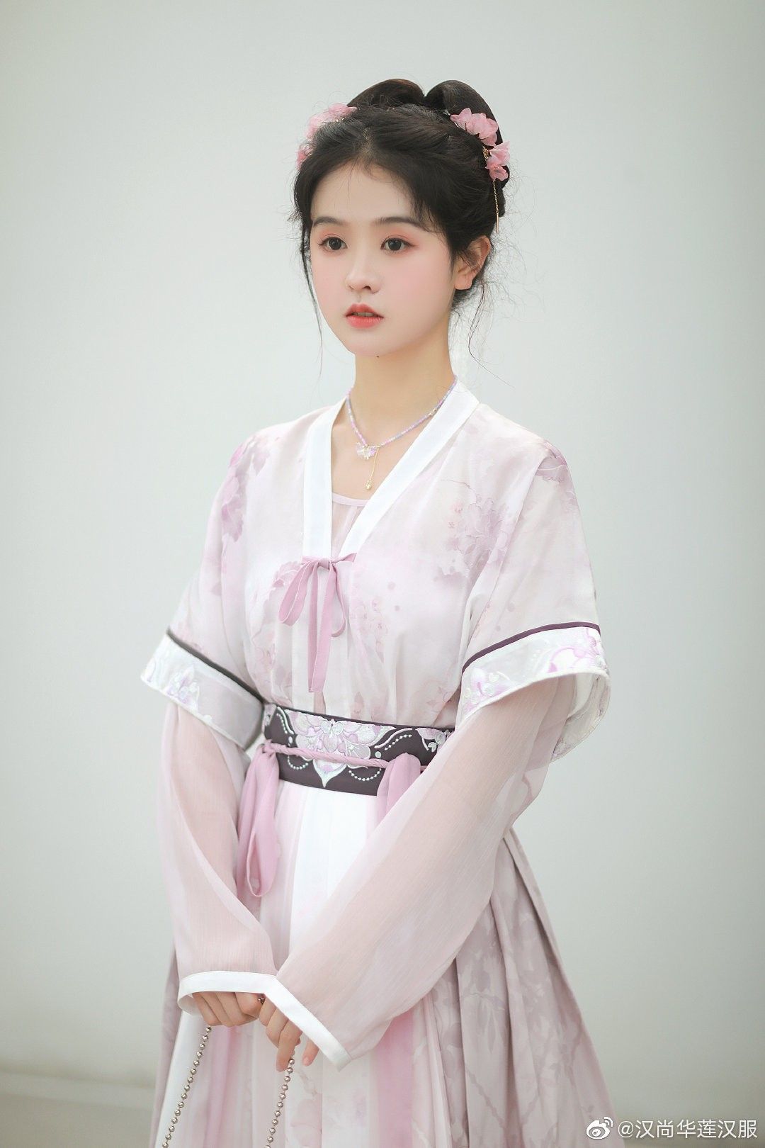 The Elegance of the Low-Hemisphere Horseface Skirt The Elegance of the Low-Hemisphere Horseface Skirt