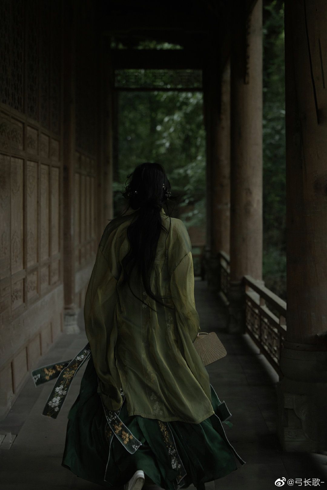 Reinventing Hanfu Fashion for Modern Women in Summer Reinventing Hanfu Fashion for Modern Women in Summer