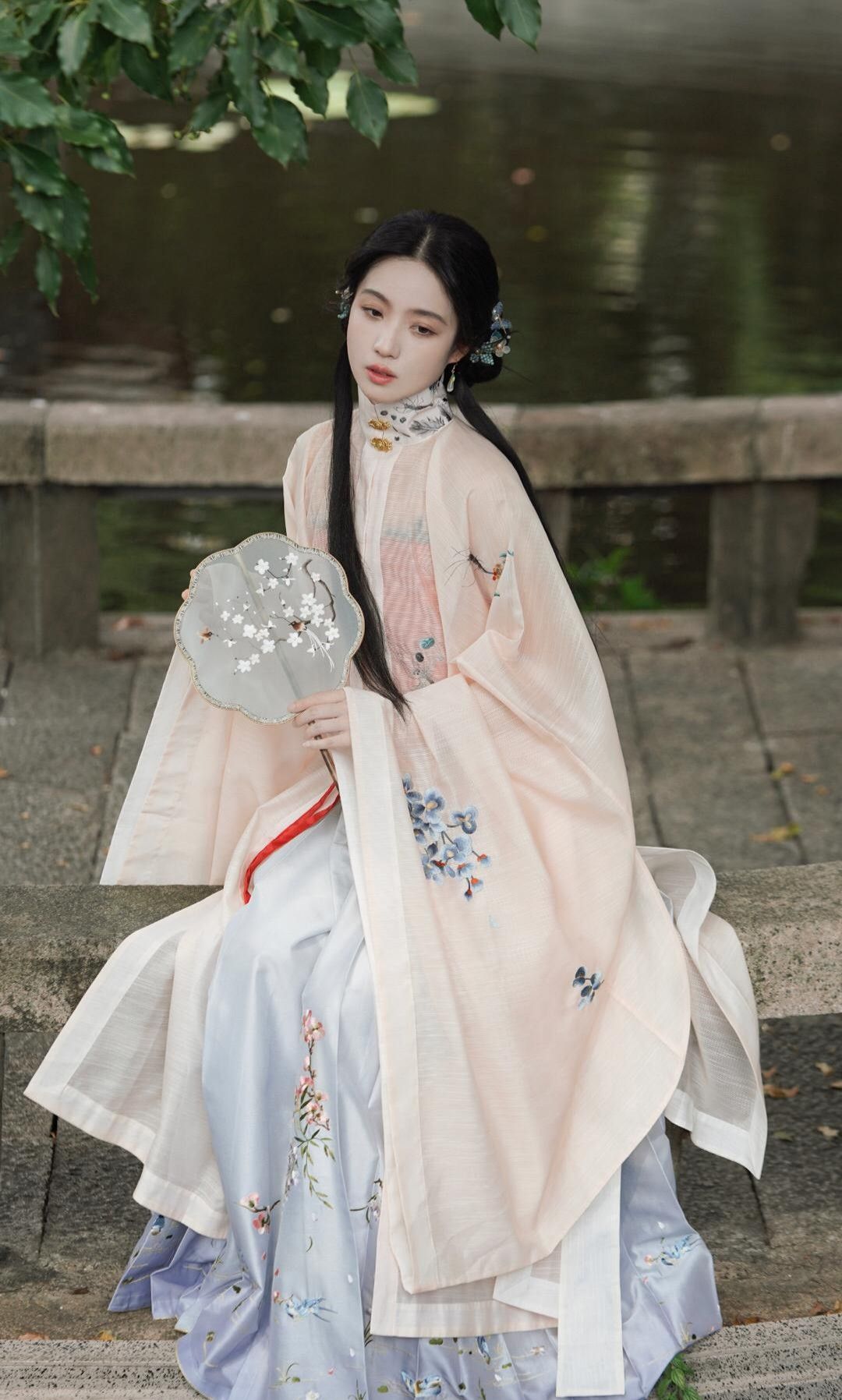 Lingxi Pavilions Original Tang-Style Hanfu:A Journey Through Time in Traditional Chinese Elegance Lingxi Pavilions Original Tang-Style Hanfu:A Journey Through Time in Traditional Chinese Elegance