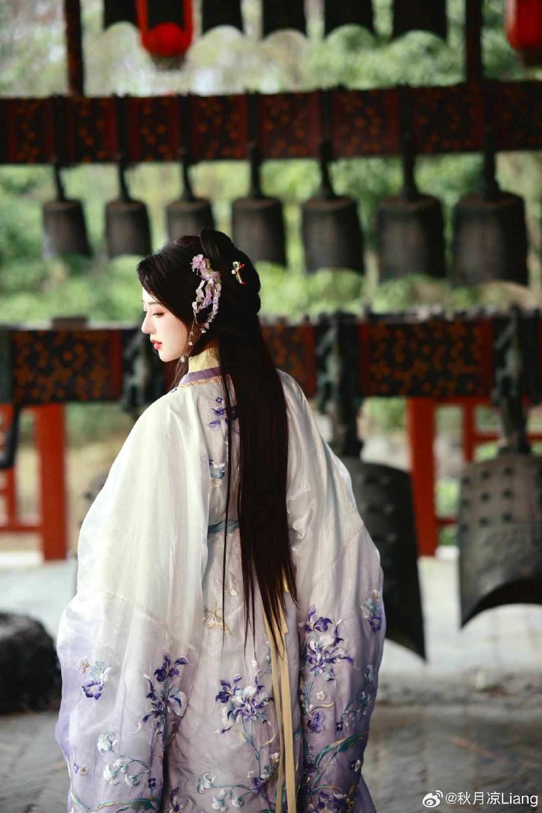 Oceans Tapestry:The Story of Hanfu Straps in a Sea of Time Oceans Tapestry:The Story of Hanfu Straps in a Sea of Time