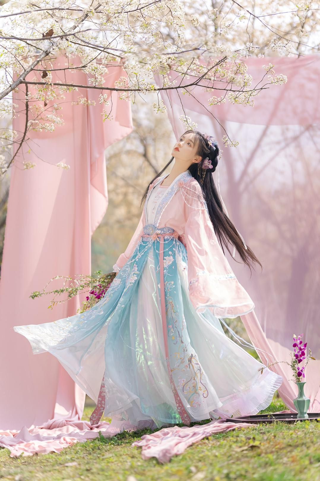 Childrens Panda-Inspired Ma-Mian Skirt:A Cultural Blend of Fashion and Tradition Childrens Panda-Inspired Ma-Mian Skirt:A Cultural Blend of Fashion and Tradition