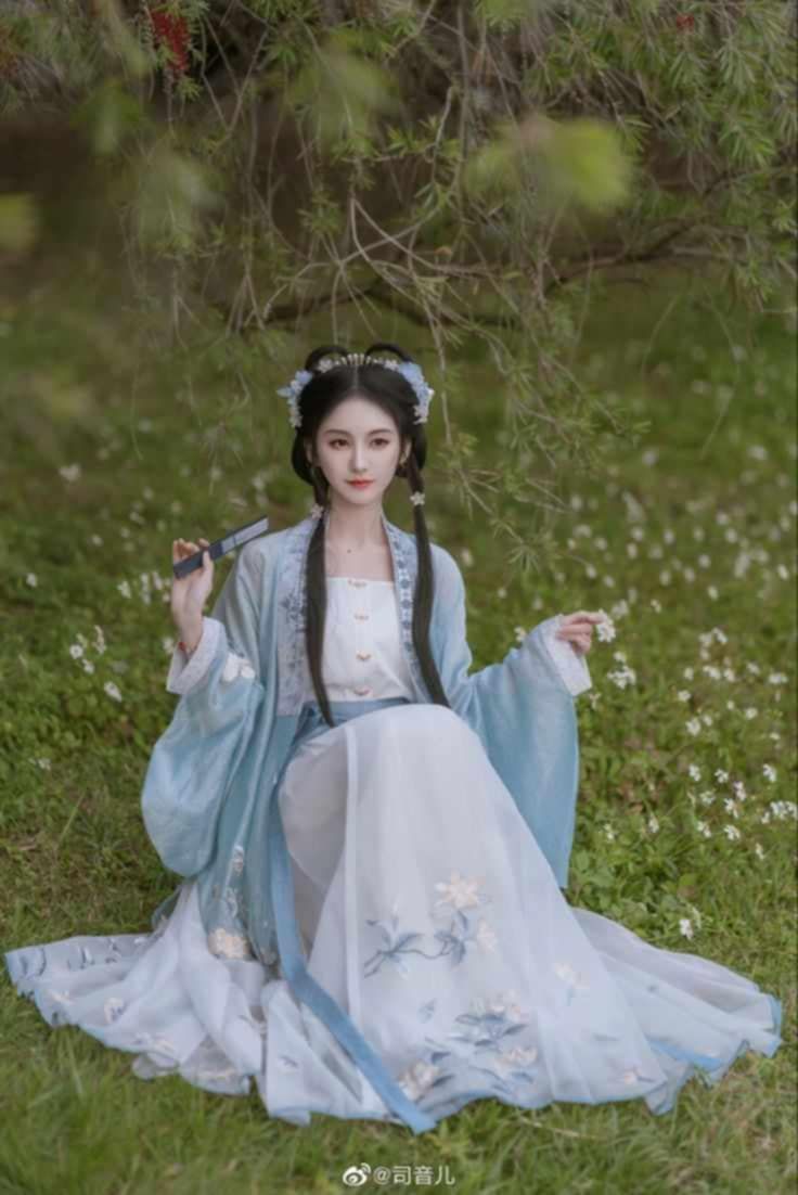 Exploring the Rise of Siling Style Hanfu Fashion:Traditional Elegance in Modern Attire Exploring the Rise of Siling Style Hanfu Fashion:Traditional Elegance in Modern Attire