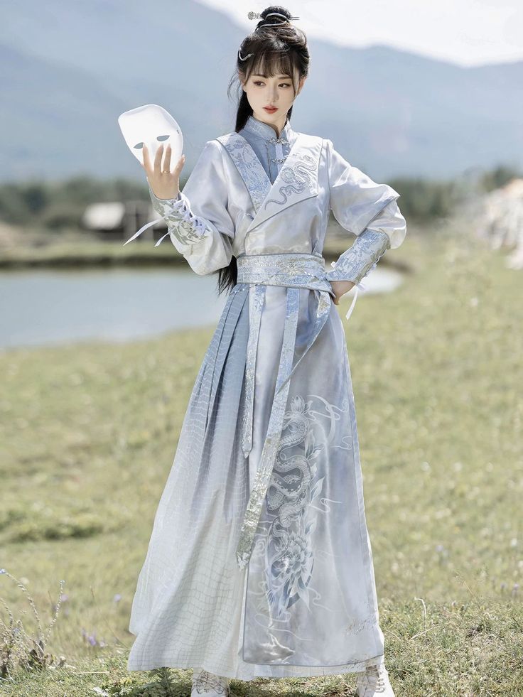 Golden Silk Velvet Cheongsam:Unveiling a Brand Icon Golden Silk Velvet Cheongsam:Unveiling a Brand Icon