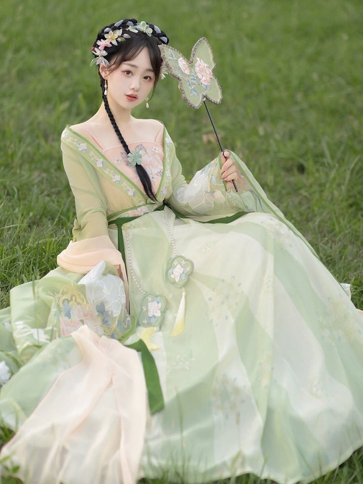 The Revival of Ming-Style Hanfu Maimen Skirt for Autumn Winter Fashion The Revival of Ming-Style Hanfu Maimen Skirt for Autumn Winter Fashion