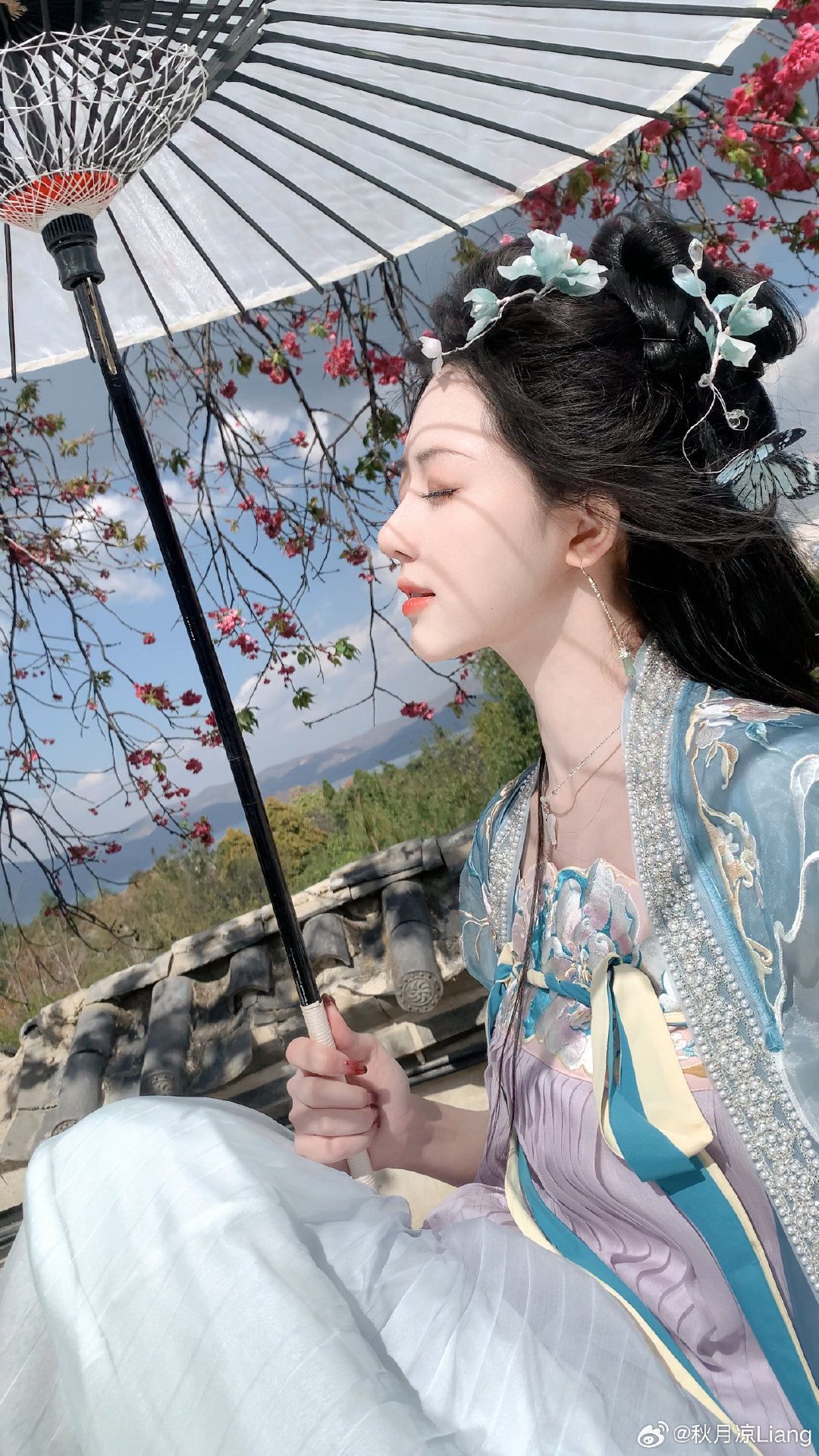 Long-sleeved Cheongsam Womens New Style:Unveiling a Refined and Expressive Elegance Long-sleeved Cheongsam Womens New Style:Unveiling a Refined and Expressive Elegance