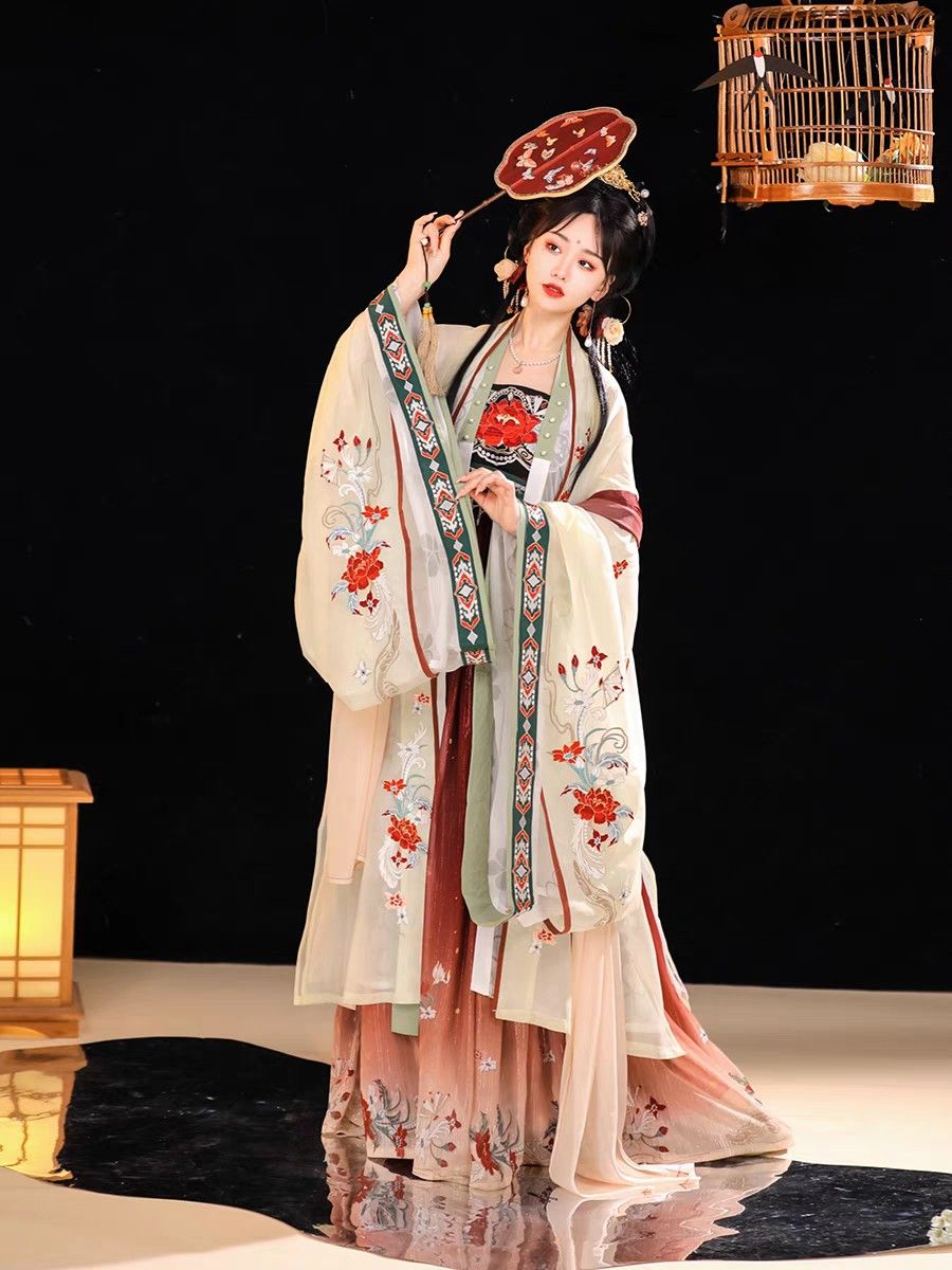 Vibrant Red Horseface Skirt:A Traditional Beauty in Full Bloom Vibrant Red Horseface Skirt:A Traditional Beauty in Full Bloom