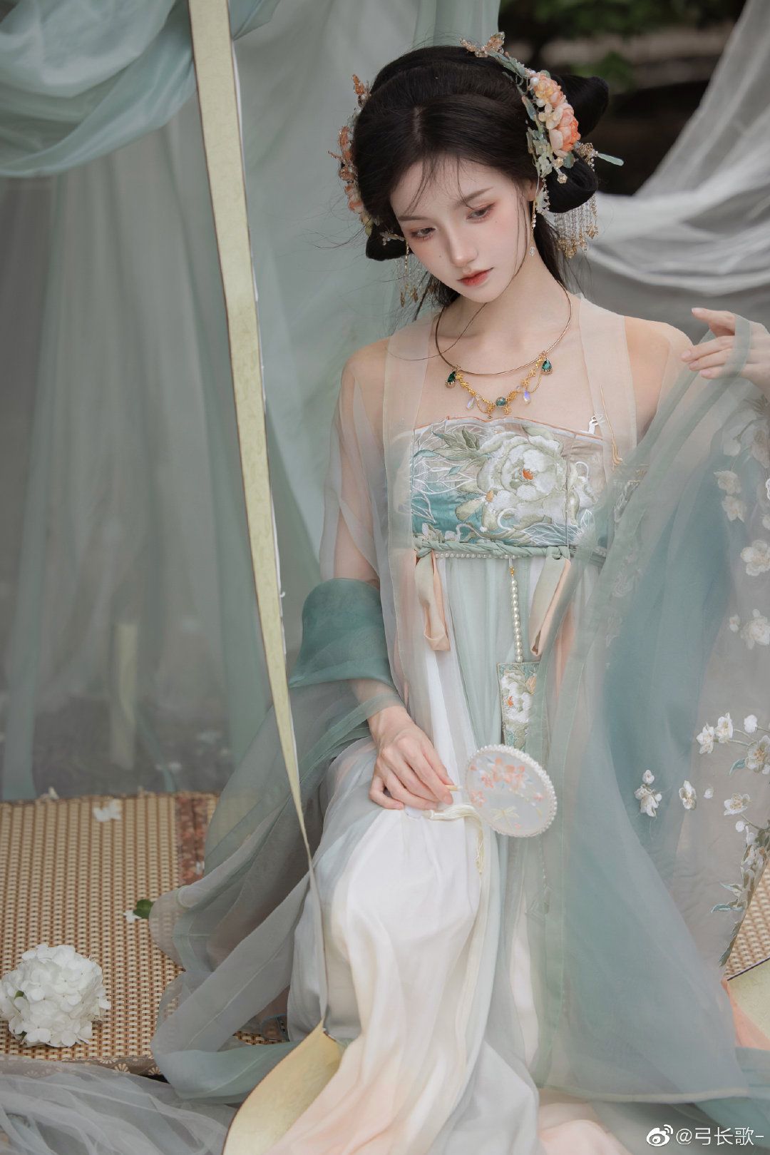 Ancient Elegance in Hanfu Earrings:The Charms of Traditional Chinese Bead Fringes Ancient Elegance in Hanfu Earrings:The Charms of Traditional Chinese Bead Fringes