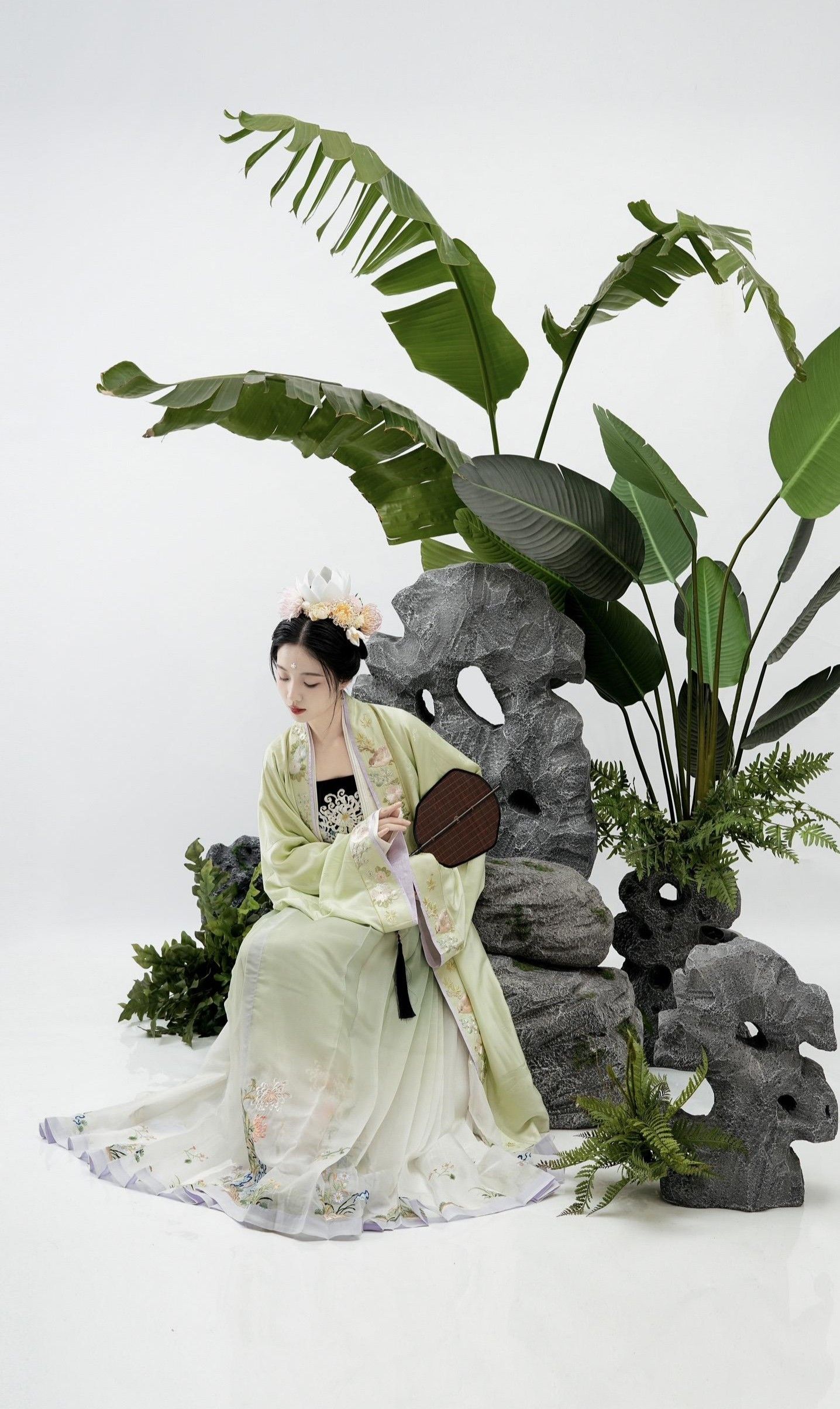Latticed Elegance:The Evolution of Qipao-Inspired Grid Pattern Dress Latticed Elegance:The Evolution of Qipao-Inspired Grid Pattern Dress