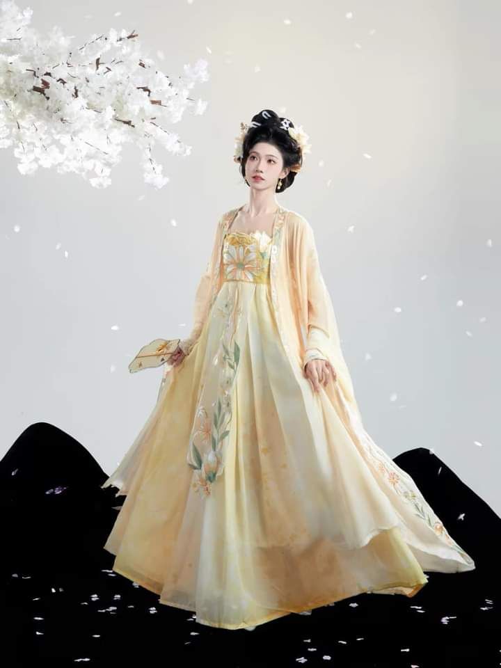 Latest Trends in Stylish Cheongsam Qipao with a Modern Twist Latest Trends in Stylish Cheongsam Qipao with a Modern Twist