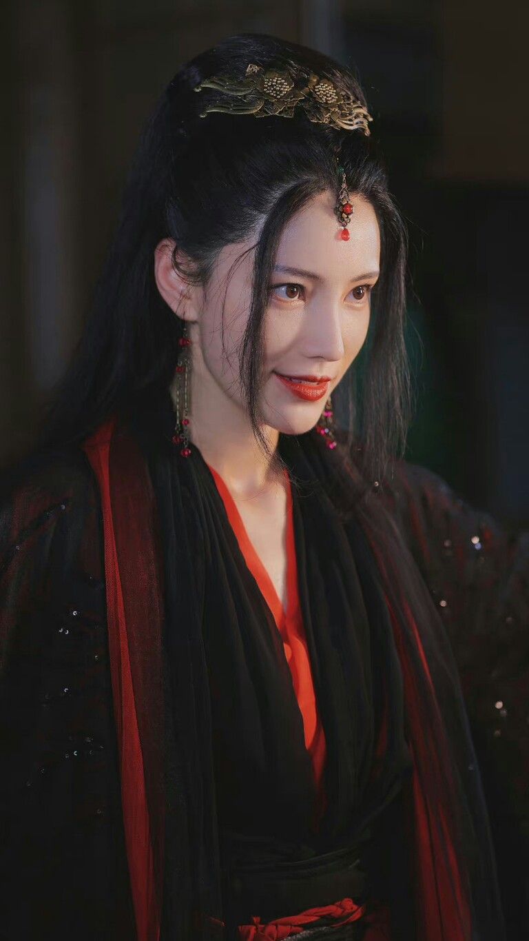 Hanfu Fashion Icons:The Rise of Traditional Chinese Clothing in Celebrity Style Hanfu Fashion Icons:The Rise of Traditional Chinese Clothing in Celebrity Style
