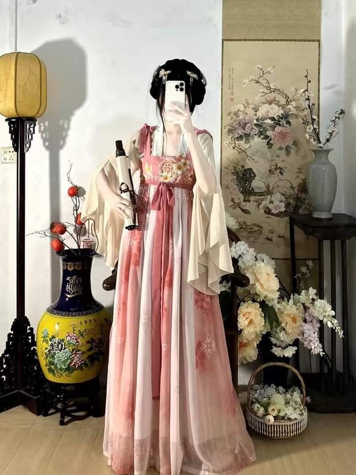 Chuduo Cheongsam Clearance Sale Grab Your Traditional Beauty at Unbeatable Prices! Chuduo Cheongsam Clearance Sale Grab Your Traditional Beauty at Unbeatable Prices!