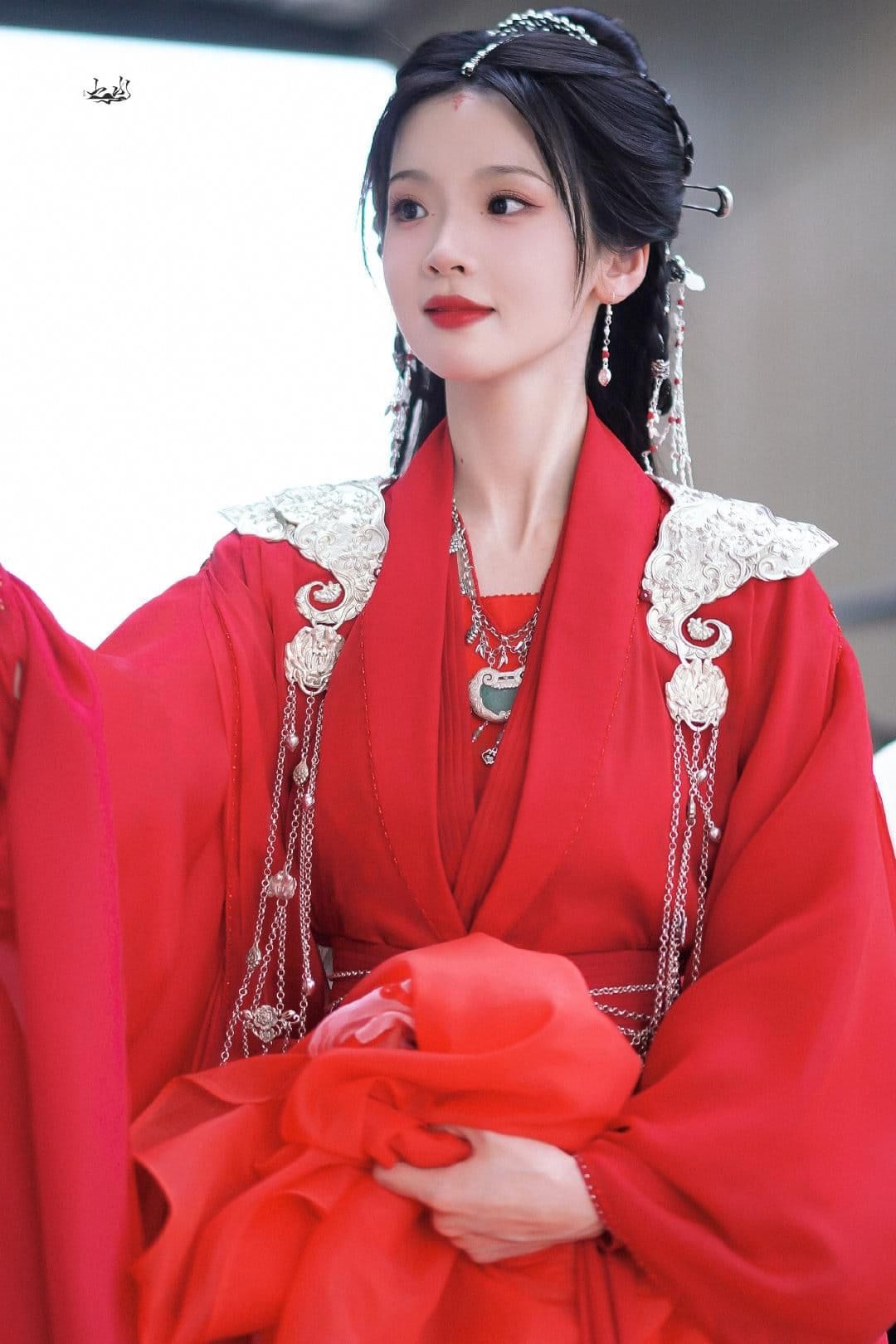 Daily Wear of Hanfu-Inspired Revamped Dress:A Blend of Tradition and Modernity Daily Wear of Hanfu-Inspired Revamped Dress:A Blend of Tradition and Modernity