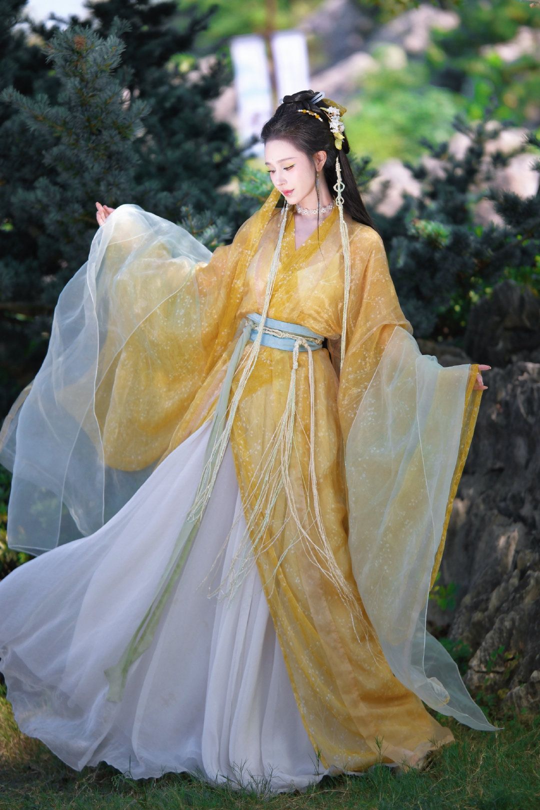 Exploring the Elegance of Womens Hanfu Summer Fashion:A Focus on the 30s Exploring the Elegance of Womens Hanfu Summer Fashion:A Focus on the 30s