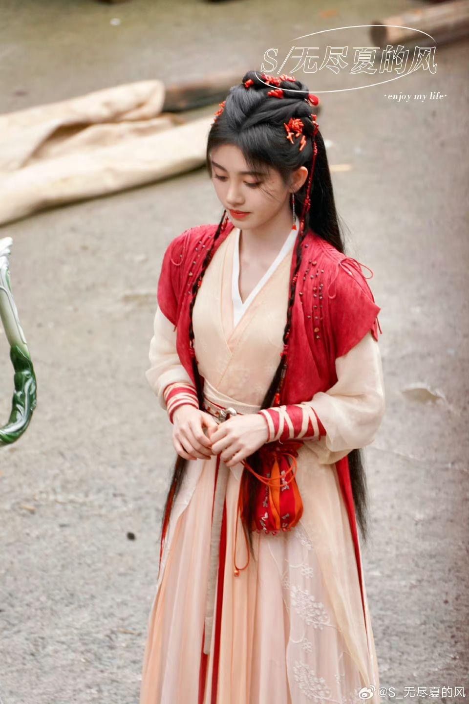 Winter Ming Dynasty Hanfu for Little Girls:A Guide to Traditional Elegance Winter Ming Dynasty Hanfu for Little Girls:A Guide to Traditional Elegance