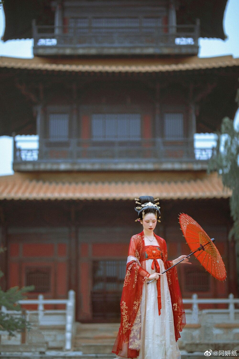 The Splendor of Hanfu Outerwear:A Journey into the Elegance of Traditional Chinese Clothing The Splendor of Hanfu Outerwear:A Journey into the Elegance of Traditional Chinese Clothing